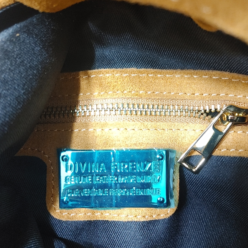 NWT Divina Firenze Fringe Tan Suede Shoulder Bag Italian Leather Boho Purse. - Picture 9 of 9